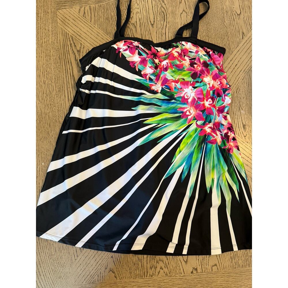 Maxine of Hollywood Women's Plus-Size 22w The Groove Bandeau Sarong Swimsuit